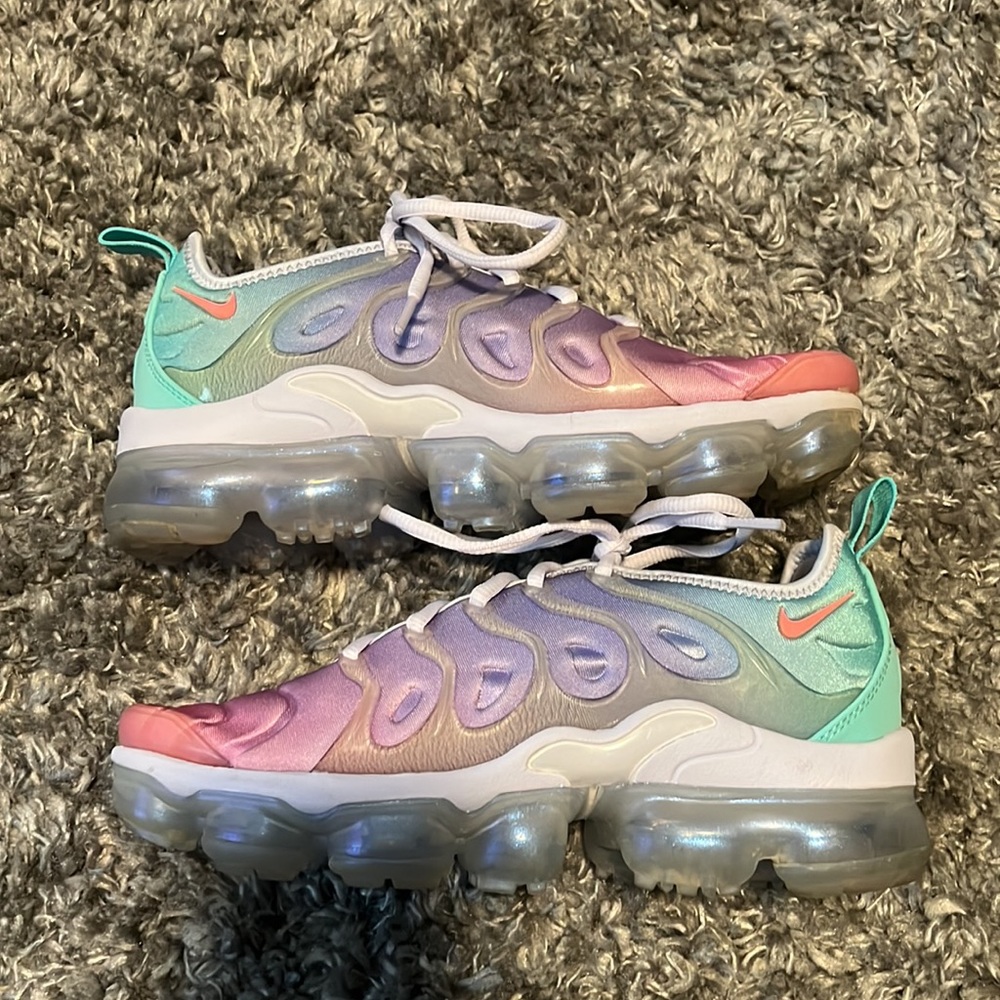 Women’s Nike Air Vapormax 2020 Easter Size 7